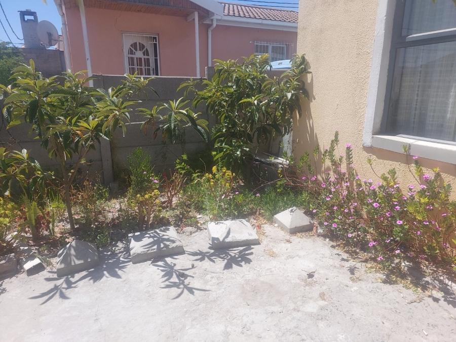 3 Bedroom Property for Sale in Roosendal Western Cape